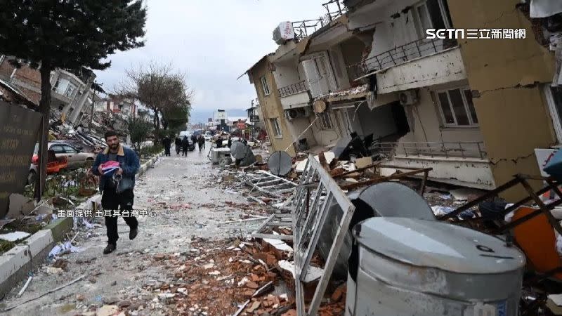 土耳其強震超過5000人死亡，當地300多位台灣人親身感受震動搖晃。（圖／土耳其台灣中心提供）