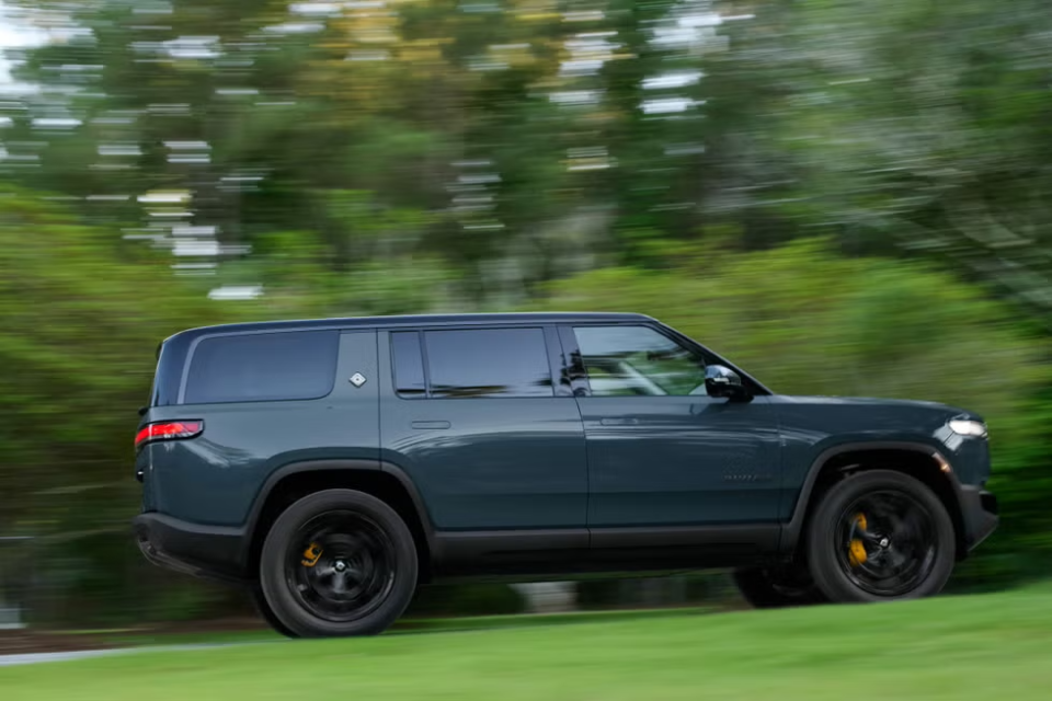 The 2025 Rivian R1S SUV (credit: Rivian)