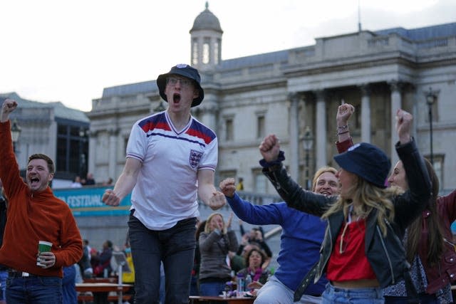 Fans watch Czech Republic v England