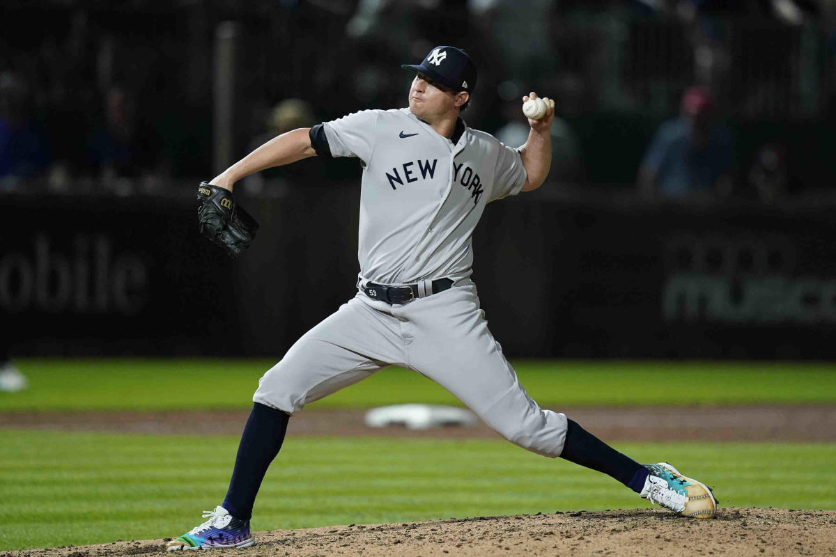 Yankees Pitcher Zack Britton Plays in 'Field of Dreams' Shoes That Every  Baseball Fan Must See