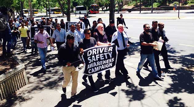 Taxi drivers and operators march to Parliament. Photo: Mark Mooney, 7News.