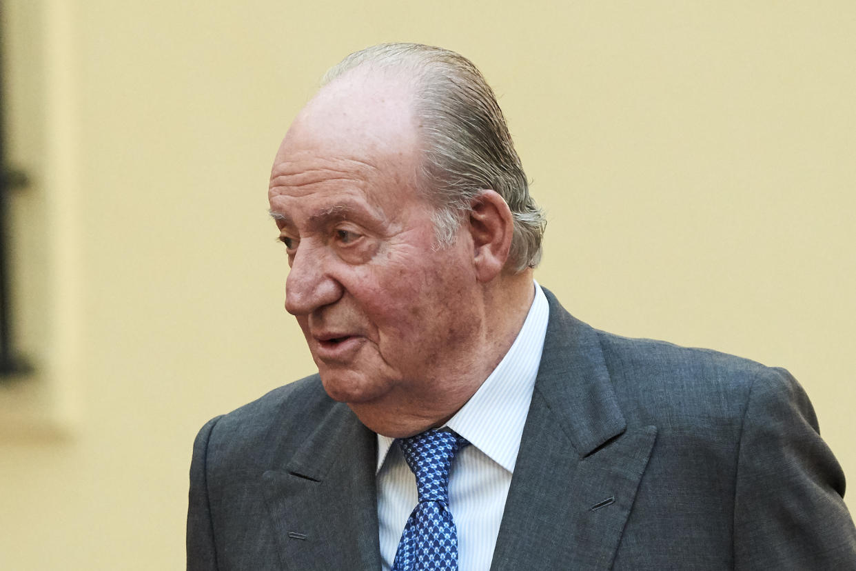 MADRID, SPAIN - DECEMBER 03: King Juan Carlos hosts an audience to the Advisory Council of the General Courts for the commemoration of the 40th anniversary of Spanish Constitution at the El Pardo Palace on December 03, 2018 in Madrid, Spain. (Photo by Carlos Alvarez/Getty Images)