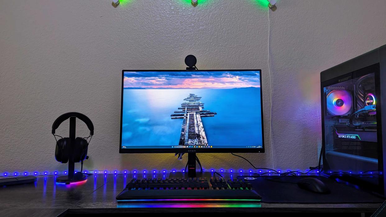  Image of the HP OMEN 27qs gaming monitor in use. 