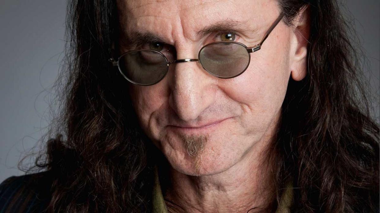  Geddy Lee studio portrait. 