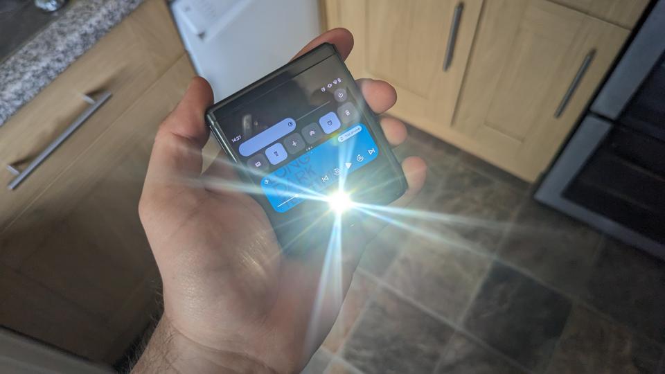 motorola razr plus