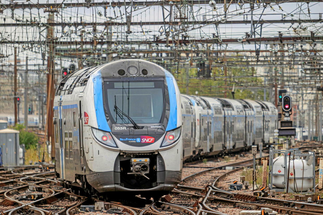 La ligne du Transilien R s'annonce fortement perturbée mardi 21 mai en raison d'une grève à la SNCF.  - Credit:PATRICK LEVEQUE/SIPA