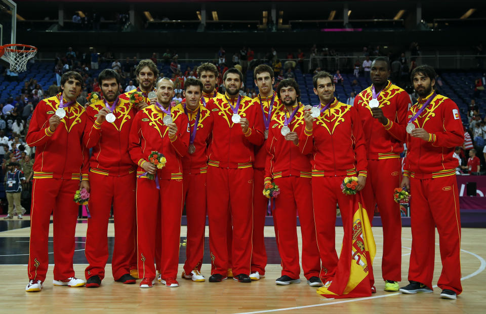 Spaniens Basketballteam in der von vielen Mitspielern kritisierten Uniform (Bild: REUTERS/Sergio Perez)