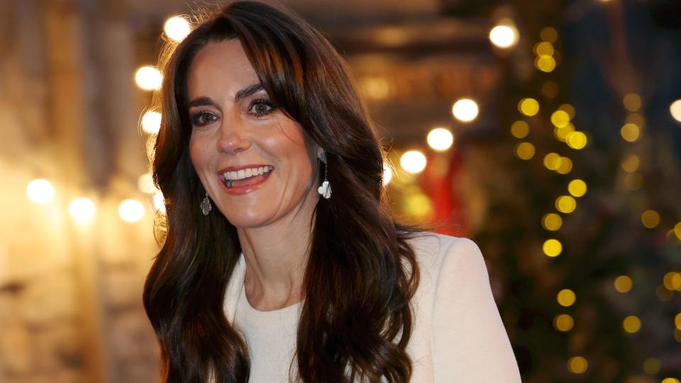 Kate Middleton wearing all white outfit at Christmas concert