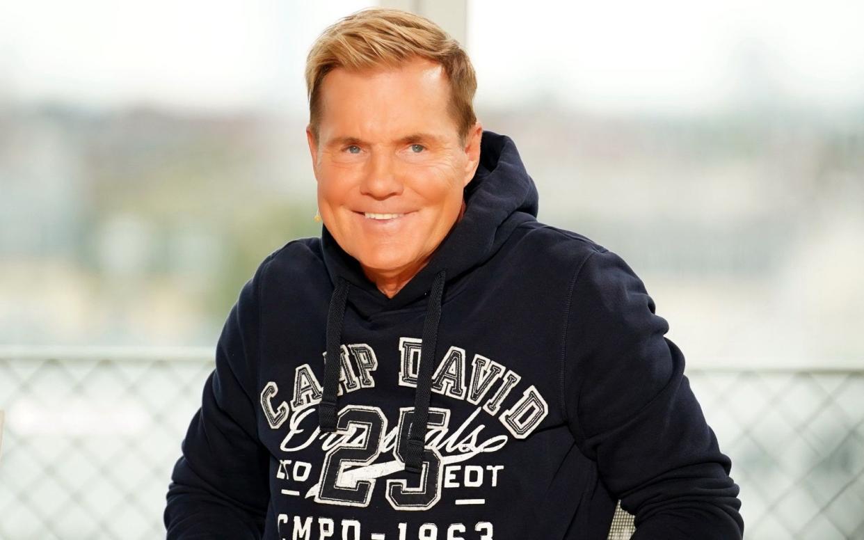 Kleine Breitseite für eine Ex-Jurorin: Dieter Bohlen schilderte, dass er damals mit seiner Tanzkapelle live leiden musste: "Wir mussten Marianne Rosenberg und so'n Müll spielen. Da musste man schon ziemlich viel trinken." (Bild: RTL / Stefan Gregorowius)