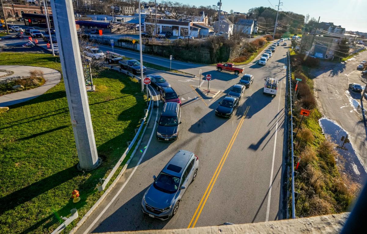 Затварянето на Вашингтонския мост кара служителите на РИ да се бъркотят, пътуващите блокирани