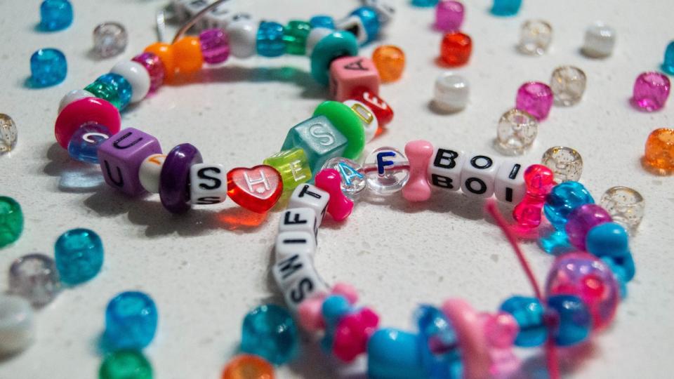 Friendship bracelets that say 