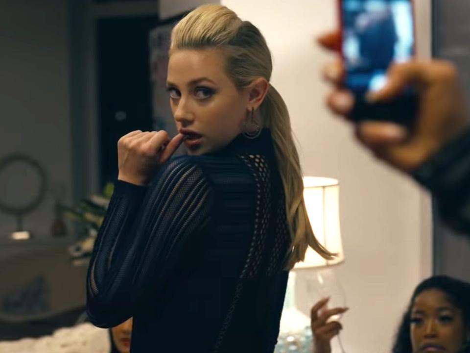 lili reinhart hustlers