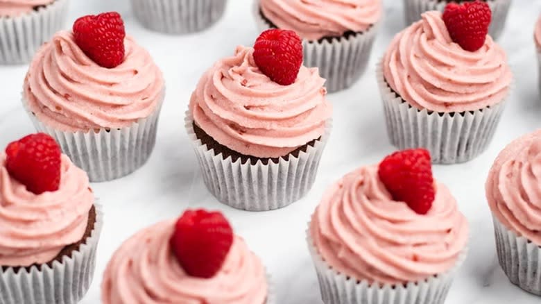 raspberry chocolate cupcakes