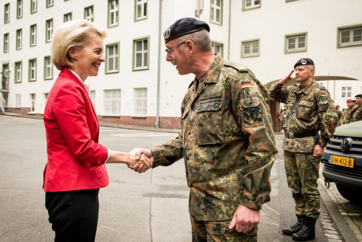 La ministra Úrsula von der Leyen ha manifestado su firme voluntad de aumentar el presupuesto militar alemán (1GNC Münster – Flickr CC)