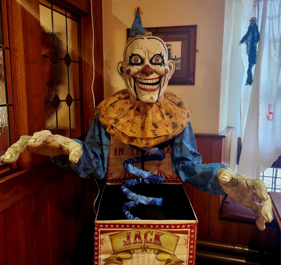 Jack in the box Halloween figure