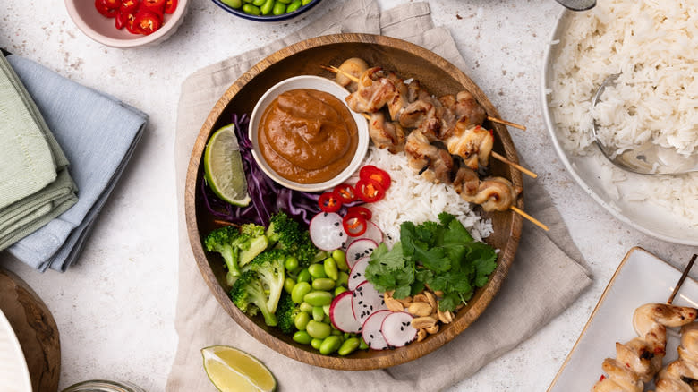 spicy chicken satay bowl recipe