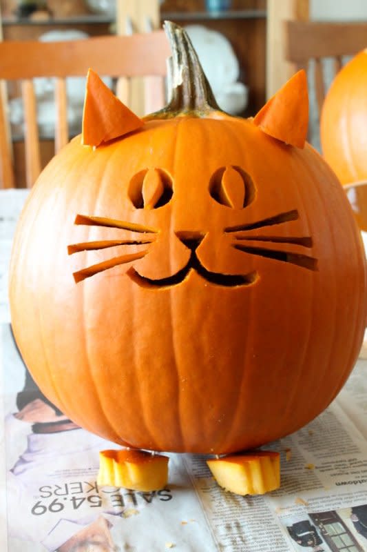<p>@SeveringFayth </p><p>How cute is this kitty cat jack-o'-lantern? It's adorable and creative. Plus, the usage of pieces you carved out to make more 3D shapes for your design? So unique. </p>