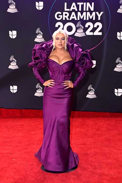 christina aguilera wows latex bodysuit latin grammy awards