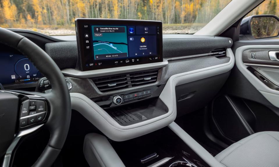 2025 ford explorer platinum interior