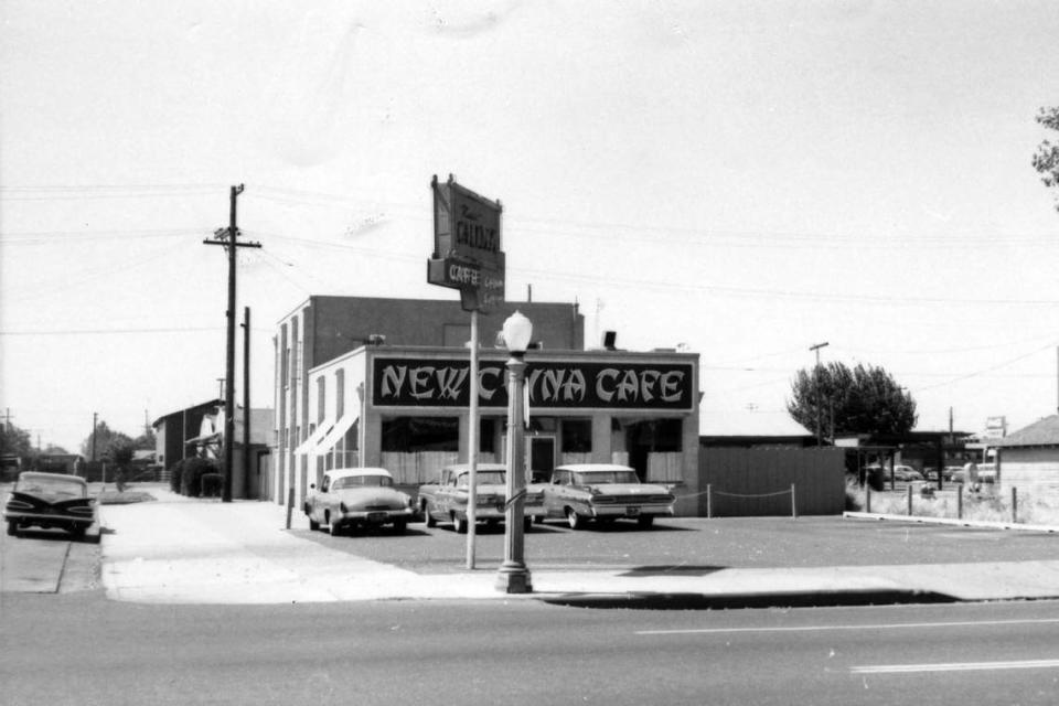 New China Café at 17th and Q Streets, 1959. Originally located on 14th Street in Chinatown, New China was moved to this location in 1958 and operated by Hayling Jew.