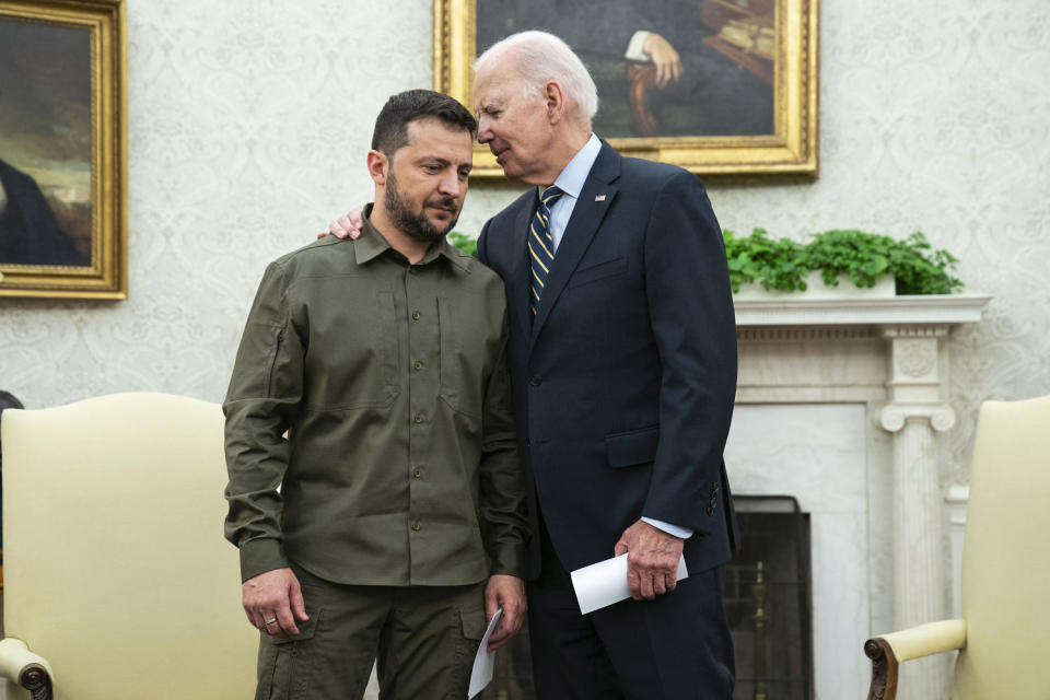 Image: Joe Biden, Volodymyr Zelenskyy (Evan Vucci / AP)