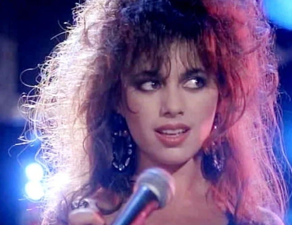 Susannah Hoffs looking '80s fab in the "Walk Like an Egyptian" video