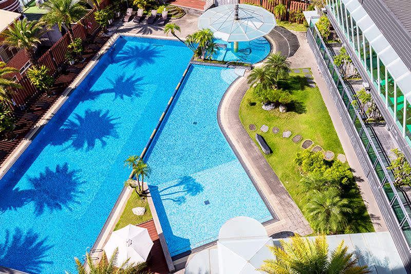 承萬酒店峇里島風星光泳池。（圖／旅宿業者提供）