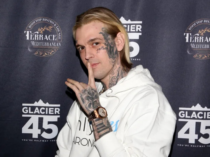 Aaron Carter arrives at the 
