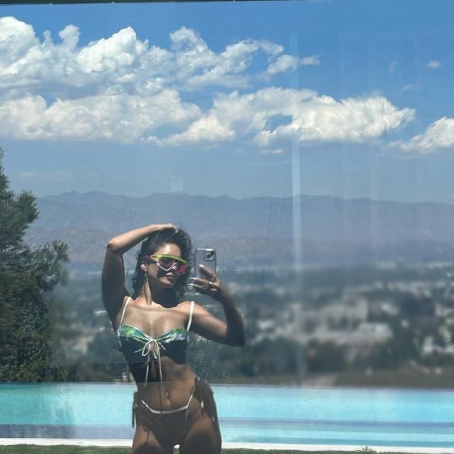 It's Always Swimsuit Time For Vanessa Hudgens! Her Sexiest Bikini [Photos]