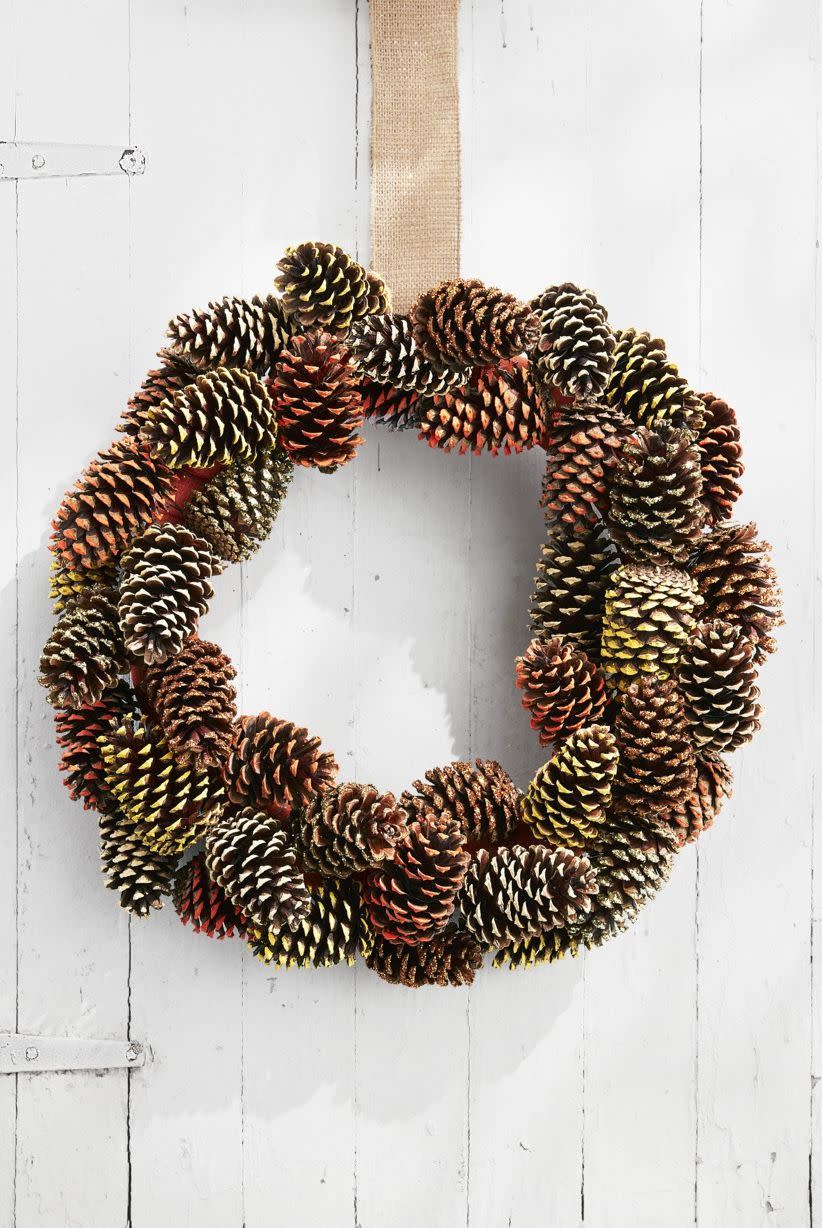 DIY Pine Cone Thanksgiving Wreath