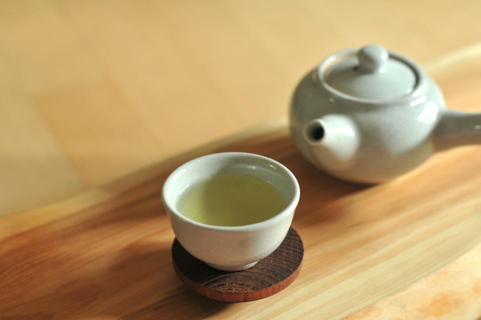 綠茶中的兒茶素有抗菌功用。（示意圖／unsplash）