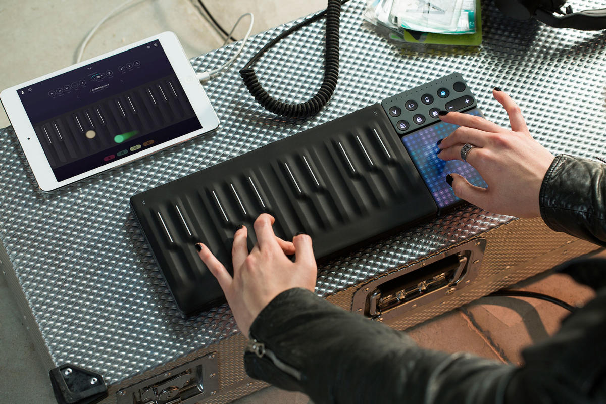 Can a ROLI Lightpad Block control a hardware synth?