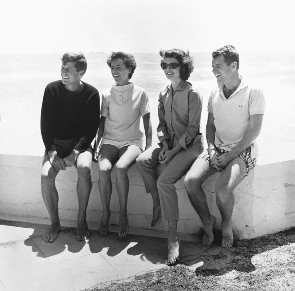 <p>A day at the sea with JFK, Ethel Kennedy, Jackie Kennedy, and Robert Kennedy.</p>