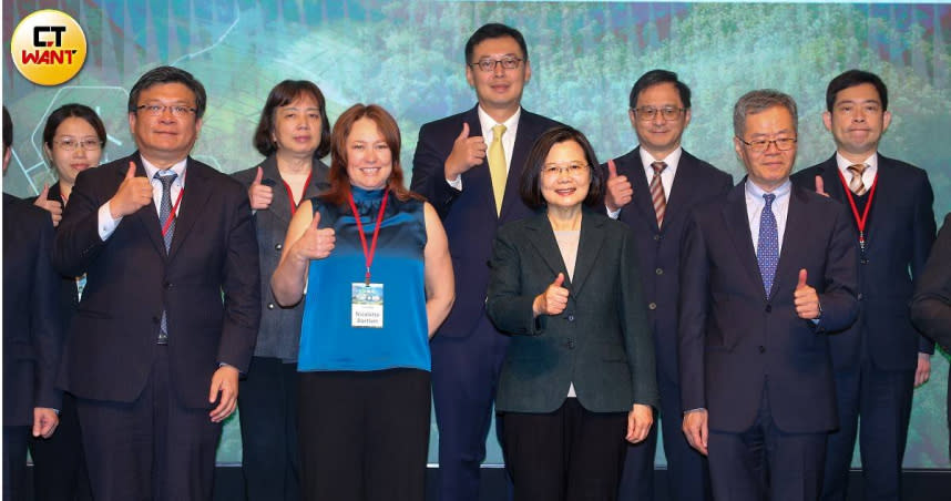 總統蔡英文出席「ESG永續台灣第四屆國際高峰會」開幕典禮。（圖／黃耀徵攝）