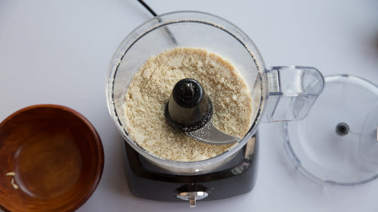 ground almonds in food processor 