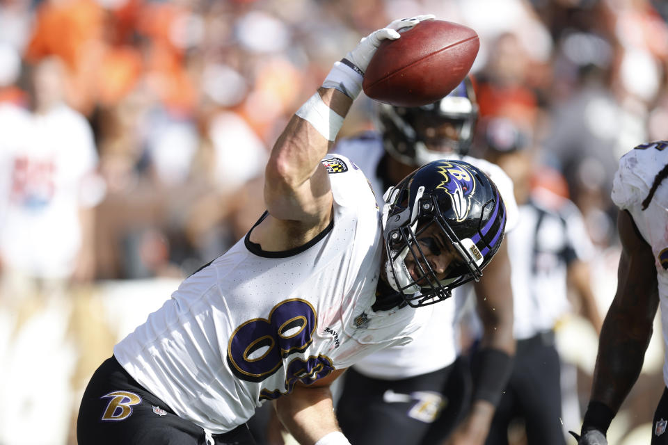Baltimore Ravens tight end Mark Andrews (89) celebrates after scoring an 18-yard touchdown during the second half of an NFL football game against the Cleveland Browns, Sunday, Oct. 1, 2023, in Cleveland. (AP Photo/Ron Schwane)