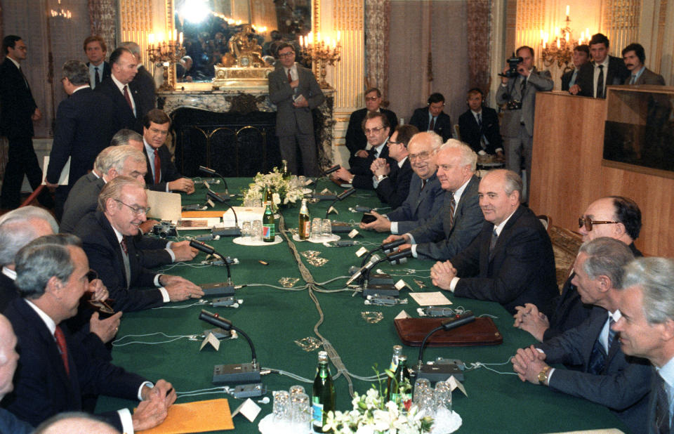 General Secretary of the Central Committee of the Communist Party of the USSR Mikhail Gorbachev (fourth from right) meets with the leaders of the United States Congress in Dec. 1987.<span class="copyright">TASS/Getty Images</span>