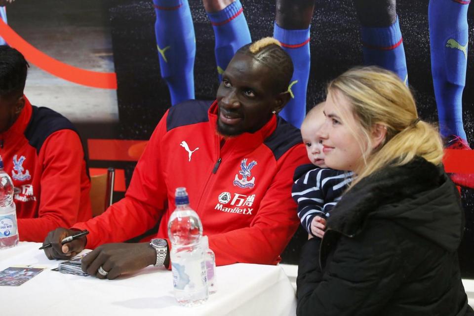 Meet and greet | Mamadou Sakho meets Crystal Palace fans at pop-up shop in Croydon (Dan Weir/PPAUK for CPFC)