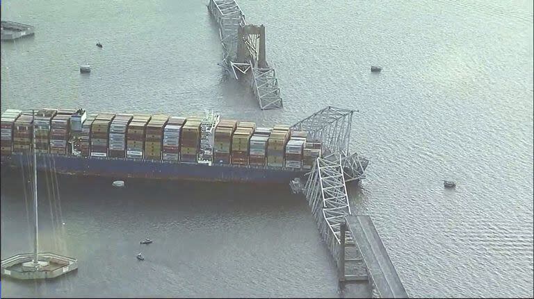 El incidente en el Francis Scott Key Bridge es muy infrecuente, señalan los expertos.  (WJLA via AP)