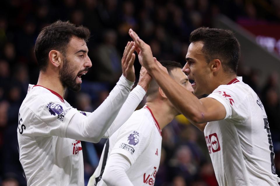 Bruno Fernandes of Manchester United celebrates with team mate Sergio Reguilon (Getty Images)