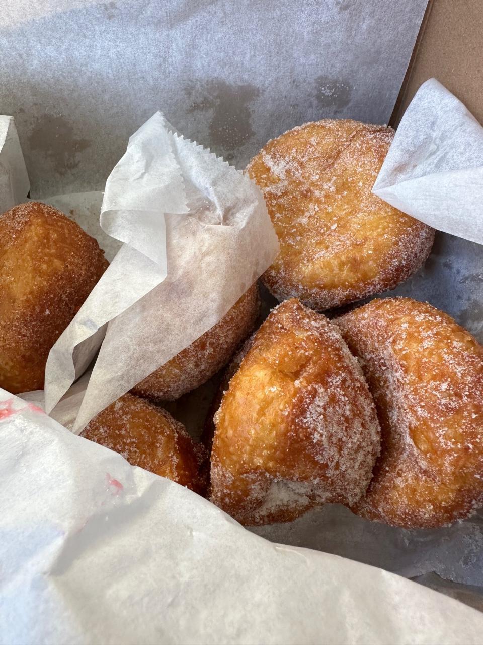 Leonard’s Bakery is famous for its malasadas. (Adam Schupak/Golfweek)