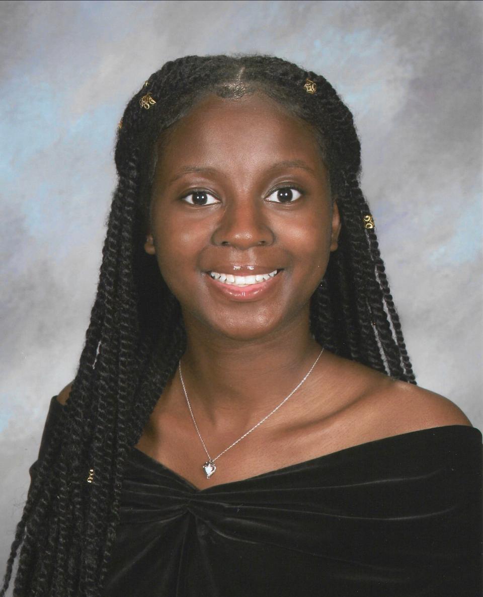 Haslam Scholar Jahneulie Weste’s senior portrait at Fulton High School. May 2022