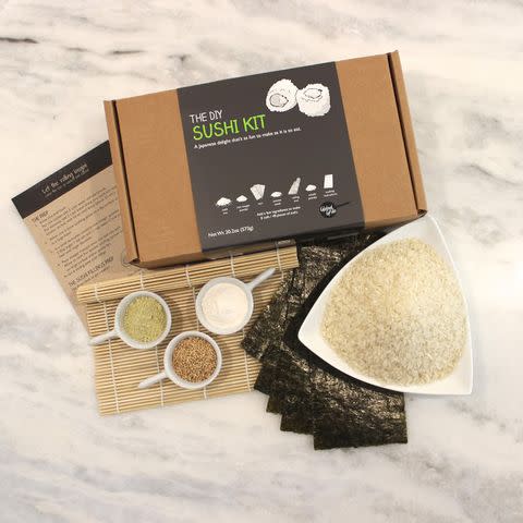 Global Grub DIY Sushi Making Kit - Sushi Kit Includes Sushi Rice, Nori  Sushi Seaweed, Rice Vinegar Powder, Sesame Seeds, Wasabi Powder, Bamboo  Sushi Rolling Mat, Instructions, Makes 48 Pieces : Home & Kitchen 