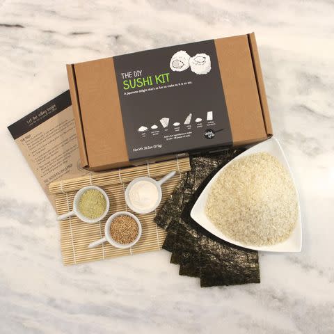  Global Grub DIY Sushi Making Kit - Sushi Kit Includes Sushi  Rice, Nori Sushi Seaweed, Rice Vinegar Powder, Sesame Seeds, Wasabi Powder,  Bamboo Sushi Rolling Mat, Instructions, Makes 48 Pieces 