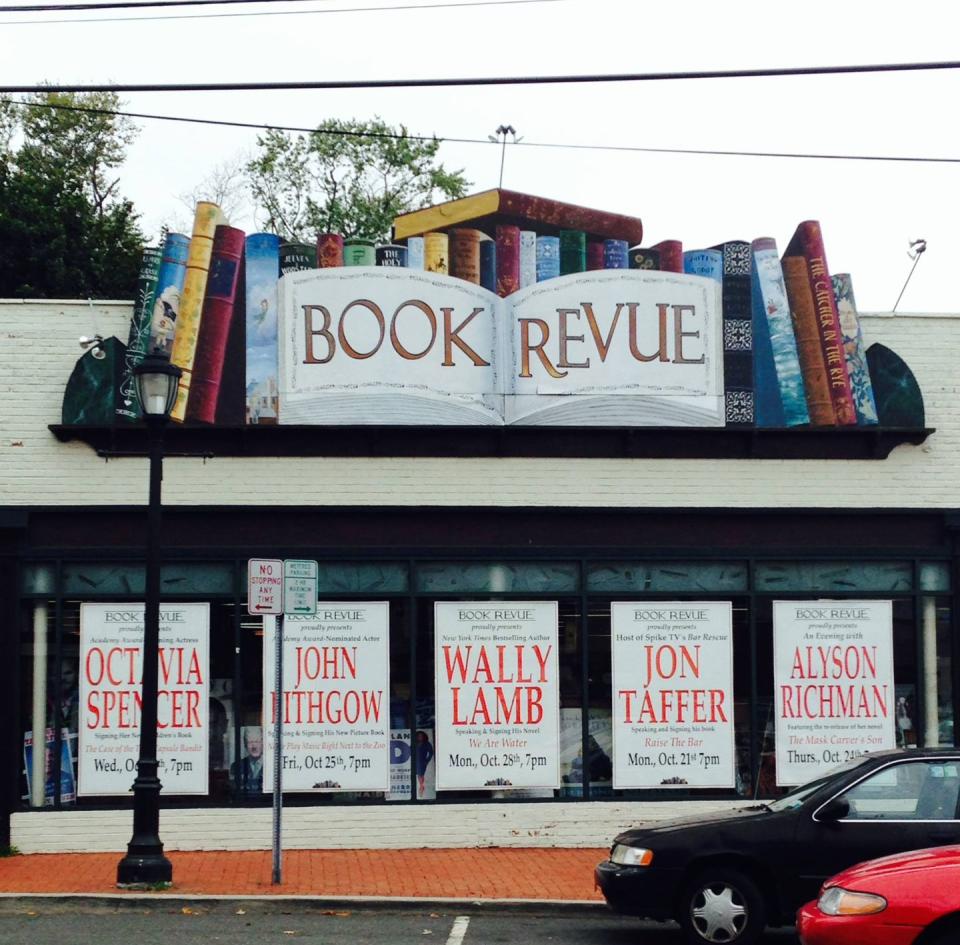 New York: Book Revue, Huntington
