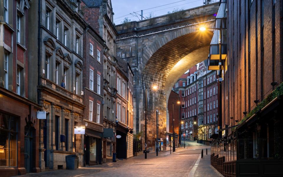 Dawn, High Level Bridge, Castle Garth, Newcastle Upon Tyne, England