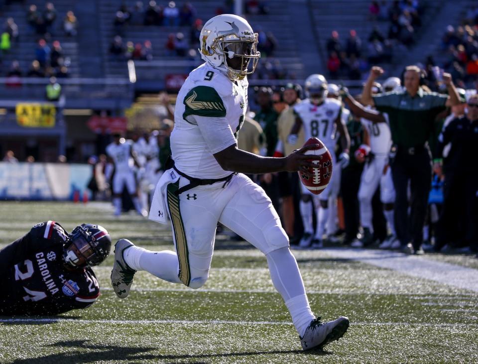 South Florida quarterback Quinton Flowers combined for 42 touchdowns in 2016. (AP)