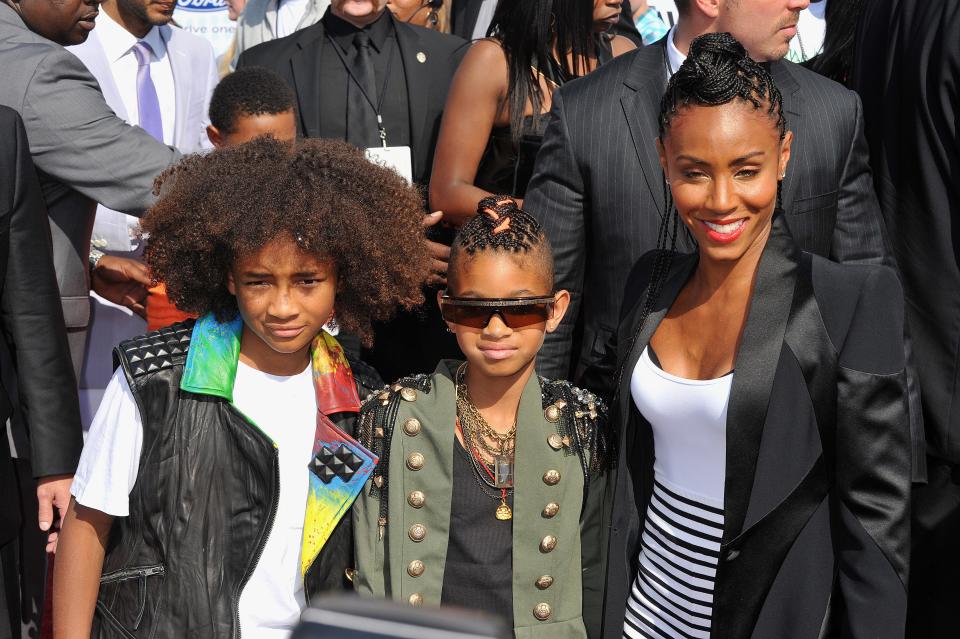 (L-R) Actors Jaden Smith, Willow Smith and Jada Pinkett Smith