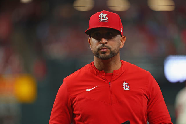 Cardinals manager Oli Marmol says umpire C.B. Bucknor 'has zero class'  after rejecting handshake - Yahoo Sports