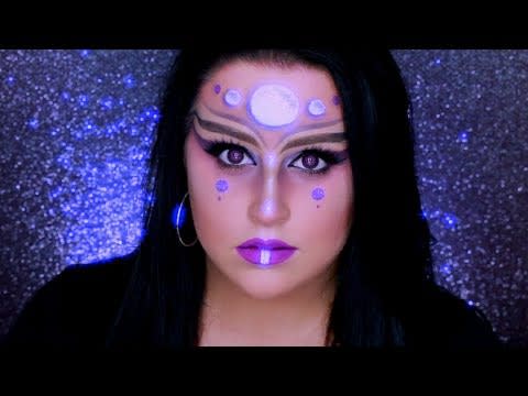 1) This Glam Alien Makeup Tutorial